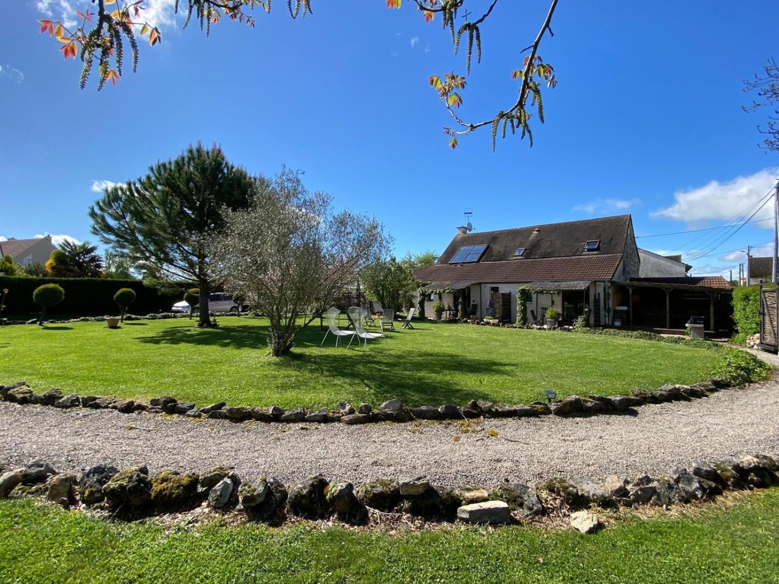 Gite Et Studios Les Barongeres Farges-les-Chalon Экстерьер фото