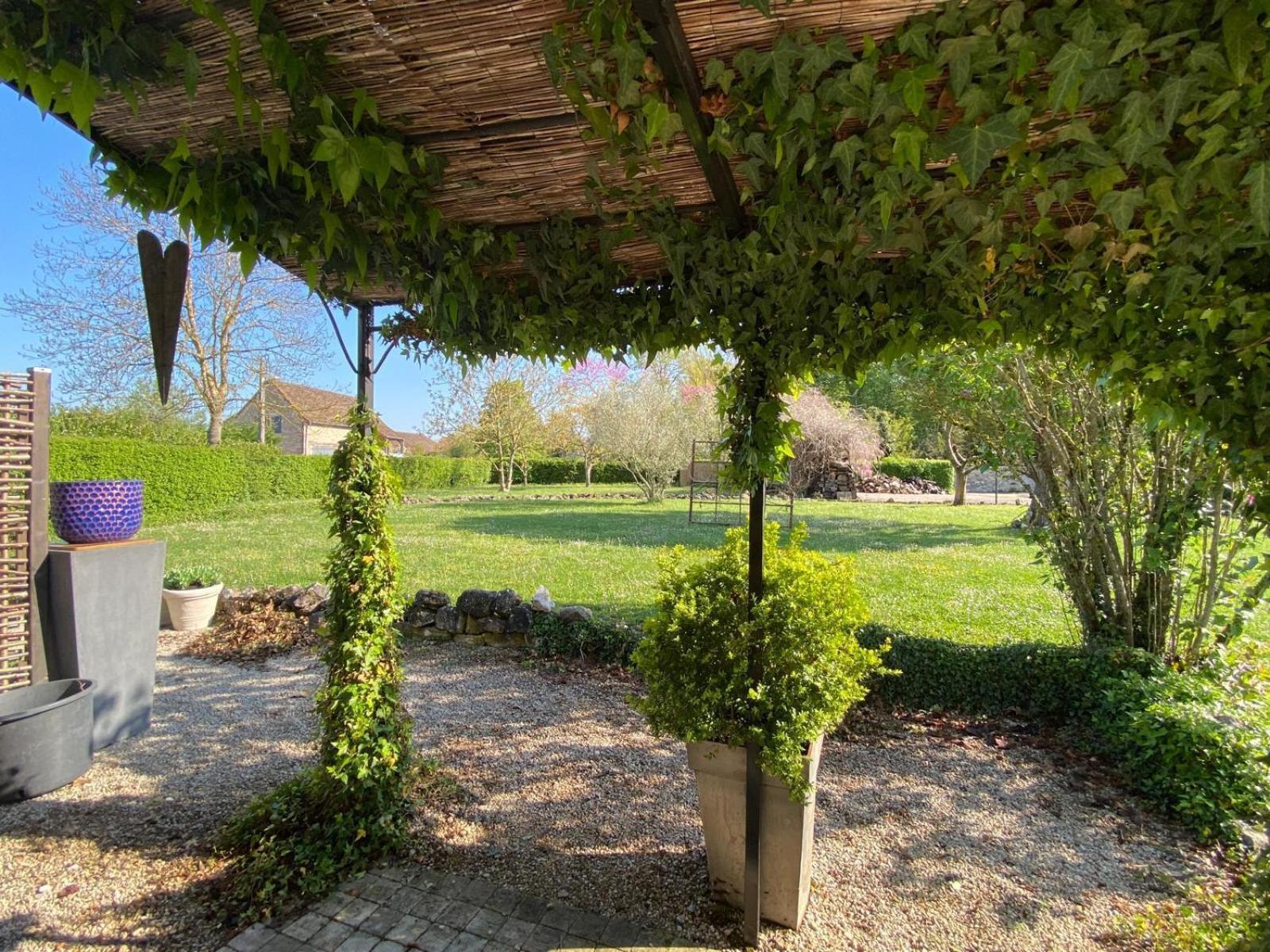 Gite Et Studios Les Barongeres Farges-les-Chalon Экстерьер фото