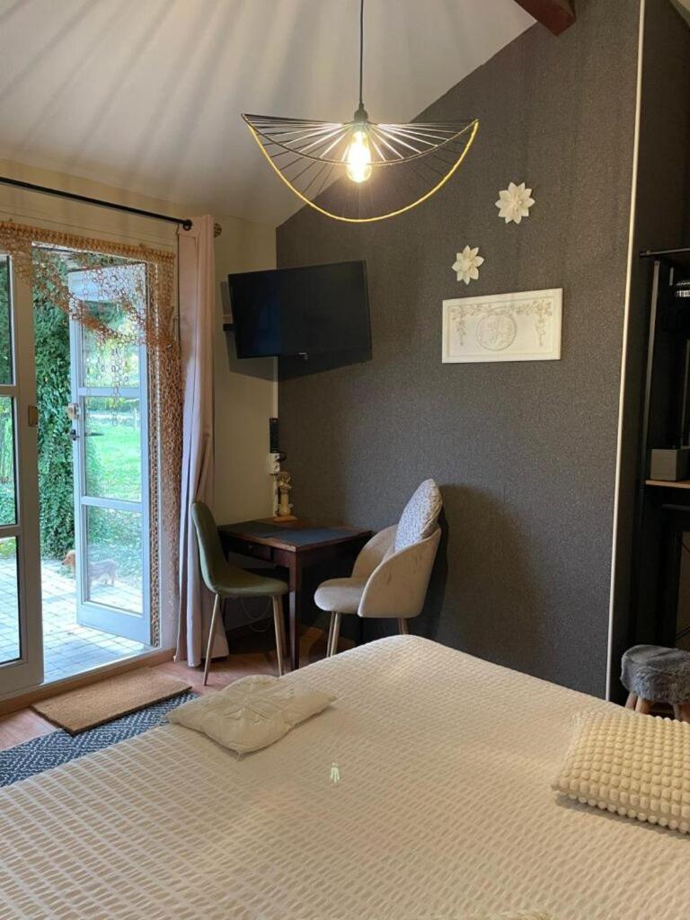 Gite Et Studios Les Barongeres Farges-les-Chalon Экстерьер фото