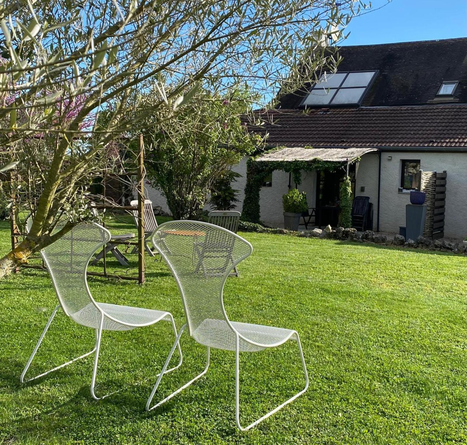 Gite Et Studios Les Barongeres Farges-les-Chalon Экстерьер фото